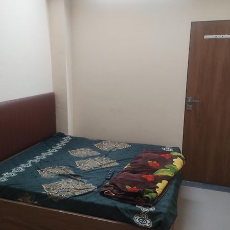 Hotel Metro Althan Surat Ngoại thất bức ảnh
