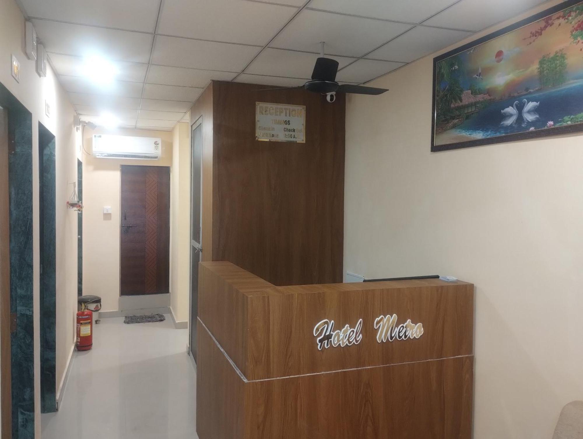 Hotel Metro Althan Surat Ngoại thất bức ảnh