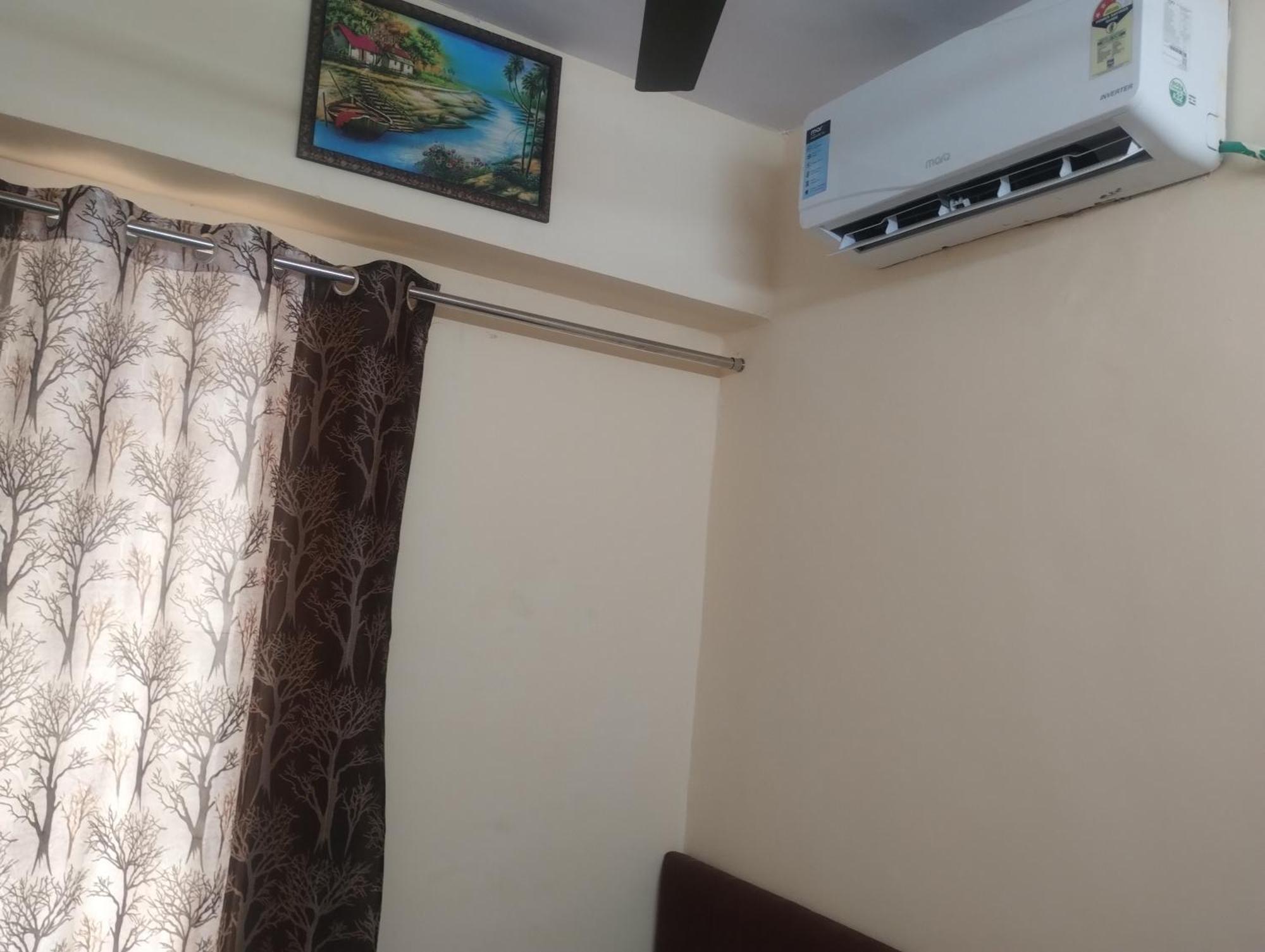 Hotel Metro Althan Surat Ngoại thất bức ảnh