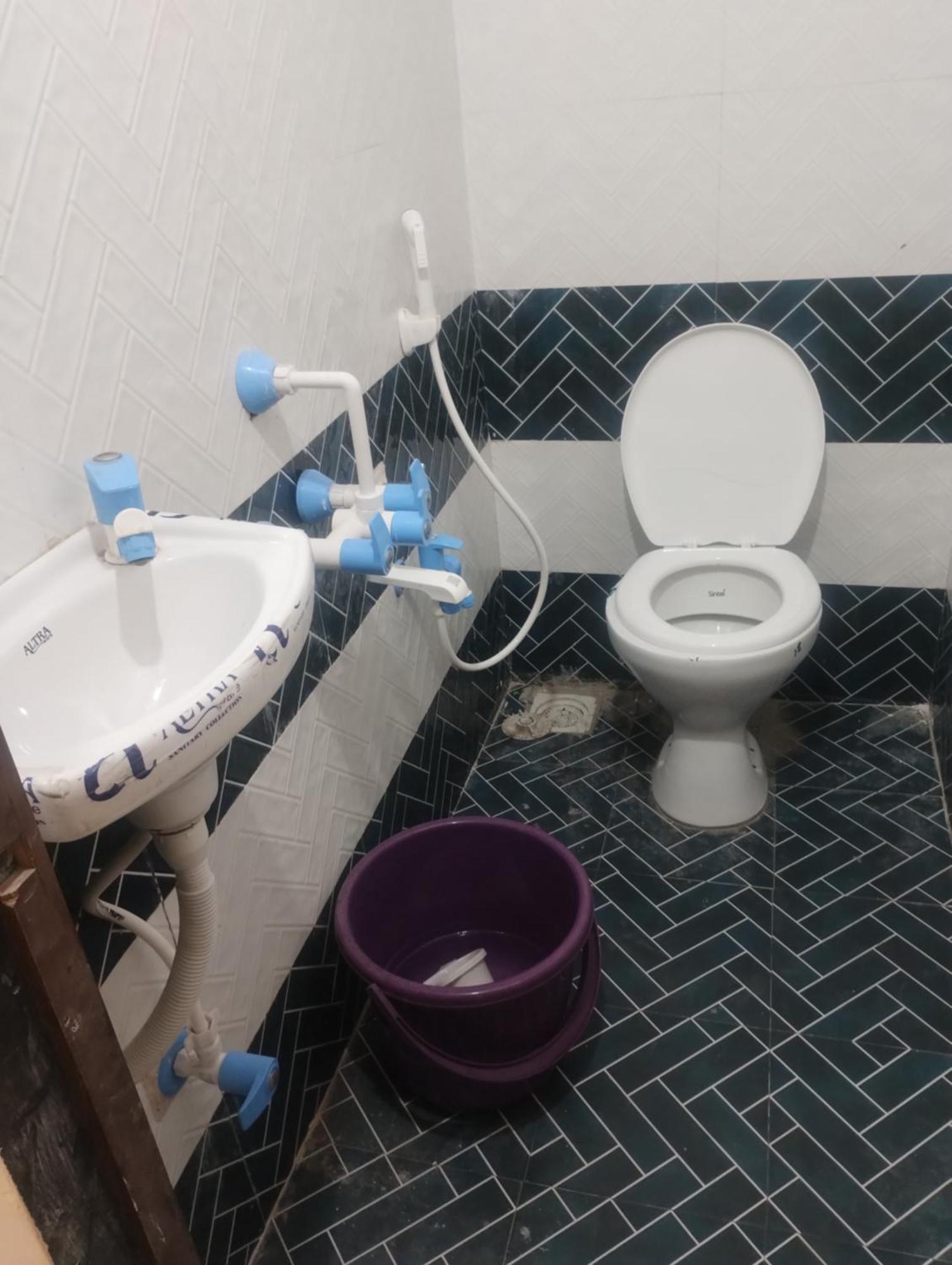 Hotel Metro Althan Surat Ngoại thất bức ảnh