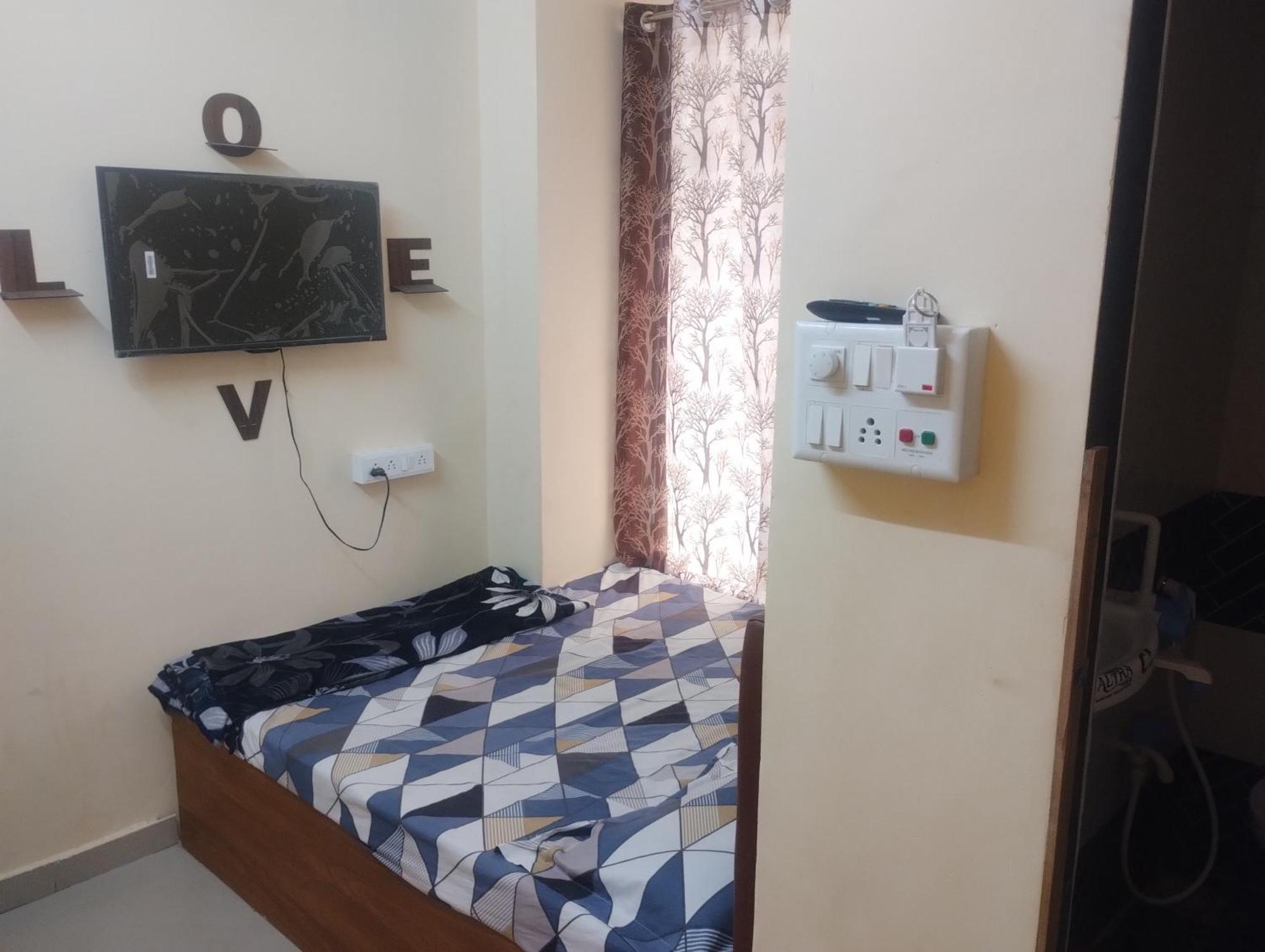 Hotel Metro Althan Surat Ngoại thất bức ảnh